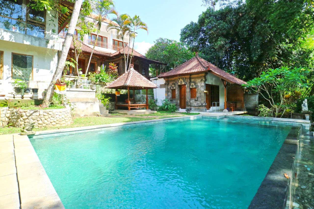 ยูเลียติ เฮาส์ Hotel อูบุด ภายนอก รูปภาพ